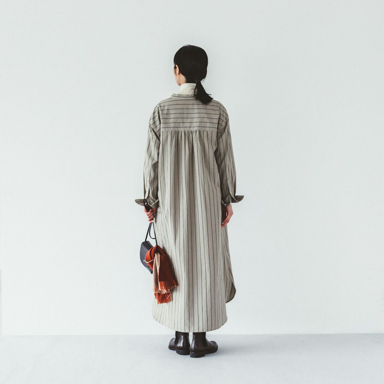 北欧、暮らしの道具店 ストライプの2WAYワンピース Sサイズ カーキ 美品 【感謝価格】 北欧、暮らしの道具店 ストライプの2WAYワンピース Sサイズ カーキ 美品 ロングワンピース
