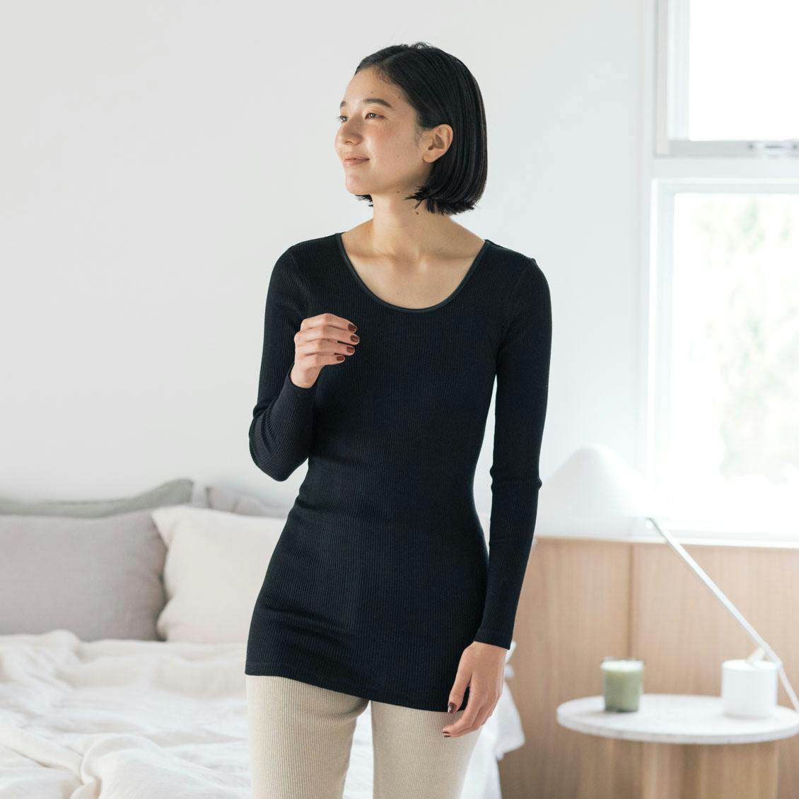 素肌がよろこぶシルク混のなめらかインナー（10分袖） / ブラックの商品写真