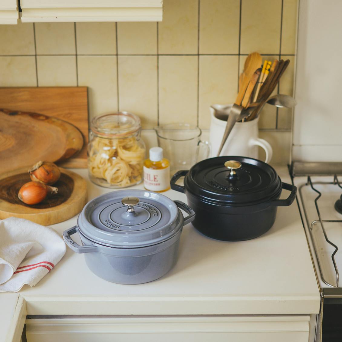 ストウブ鍋とツールセットキッチン・食器