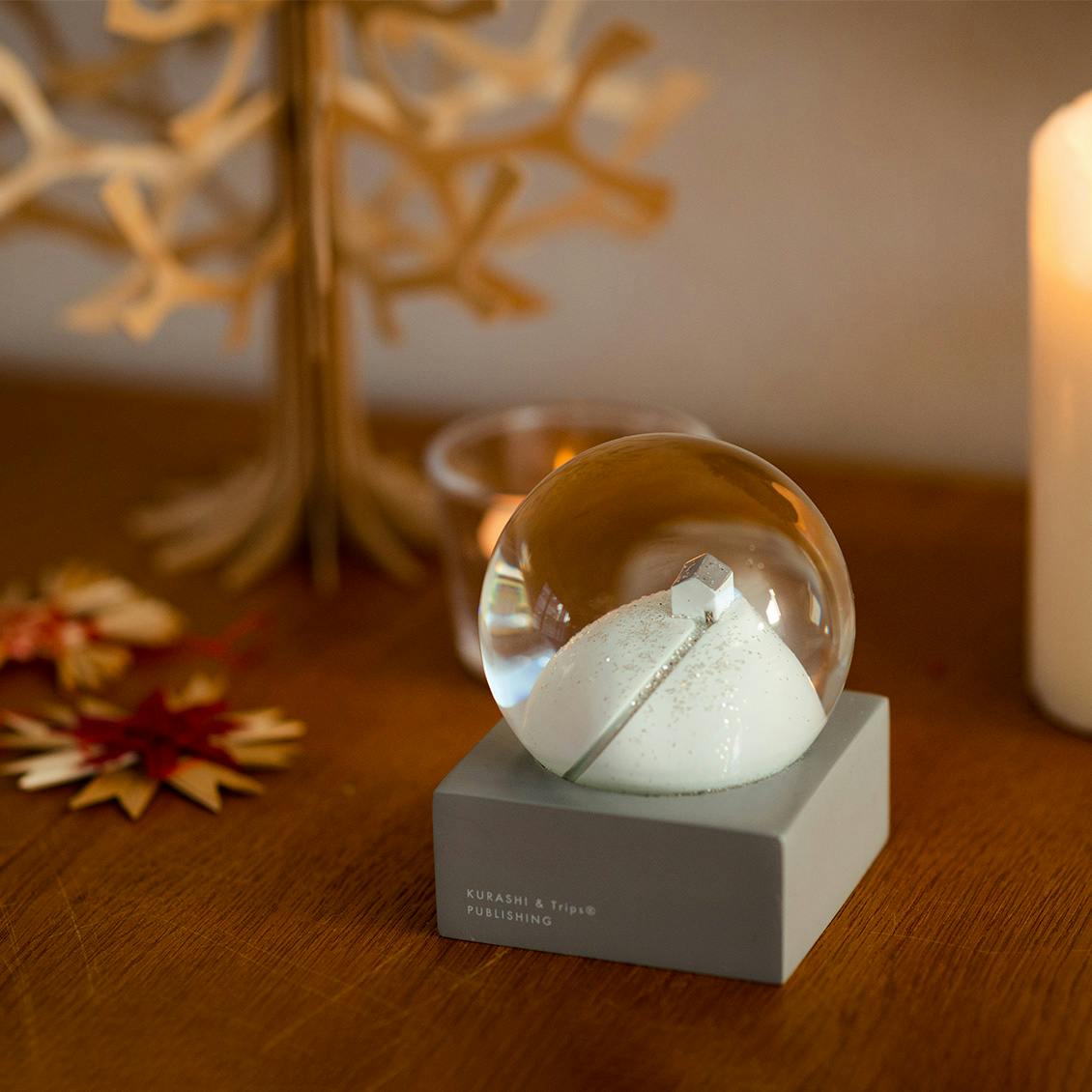 北欧暮らしの道具店　スノードーム 限定復刻】スノードーム 2022「丘の上の家から」 - 北欧、暮らしの道具店