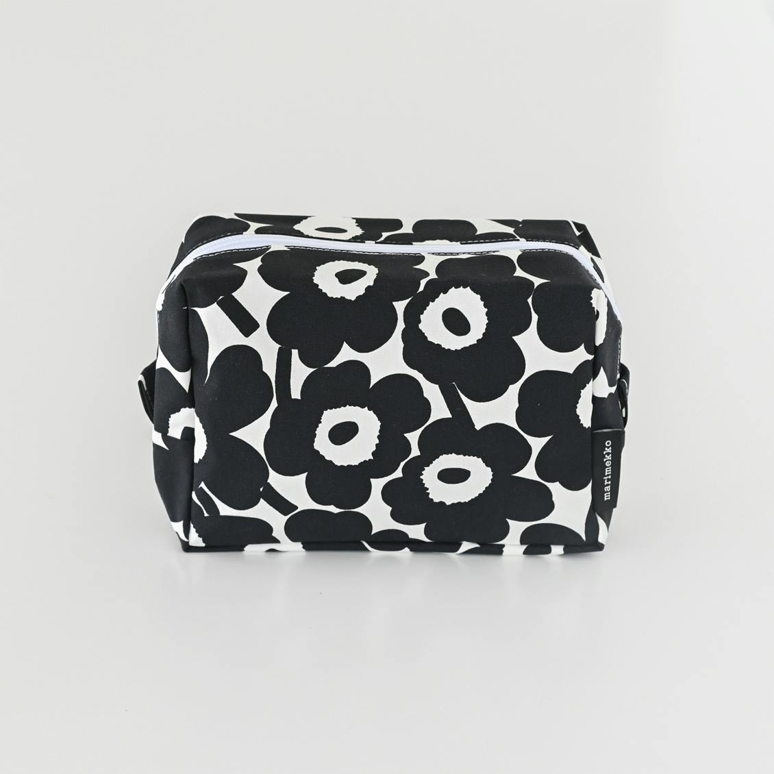 marimekko / マリメッコ / VILJA MINI UNIKKO / ポーチ / Lサイズ（ブラック）の商品写真