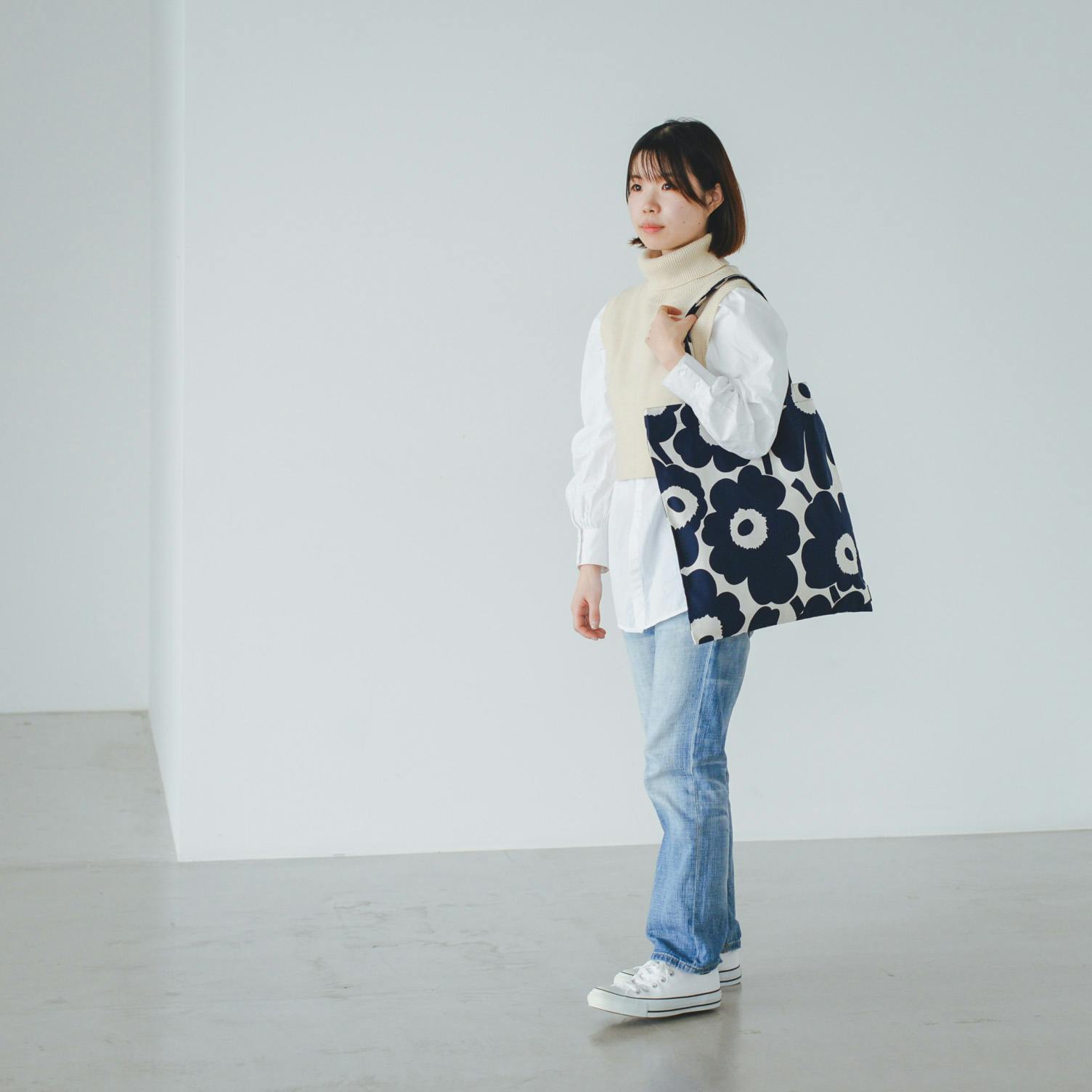 marimekko マリメッコ トートバッグ ロゴ ダークネイビー 日本