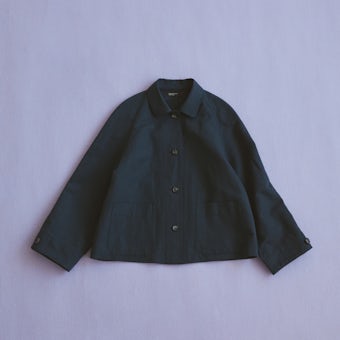 【今季終了】「これさえあればの1枚に」こだわり襟のショート丈コート / ブラックの商品写真