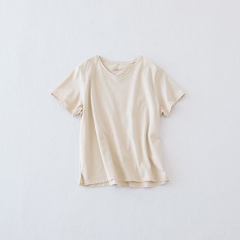 【今季終了】素肌も心もよろこぶTシャツ / Vネック（ナチュラル）の商品写真