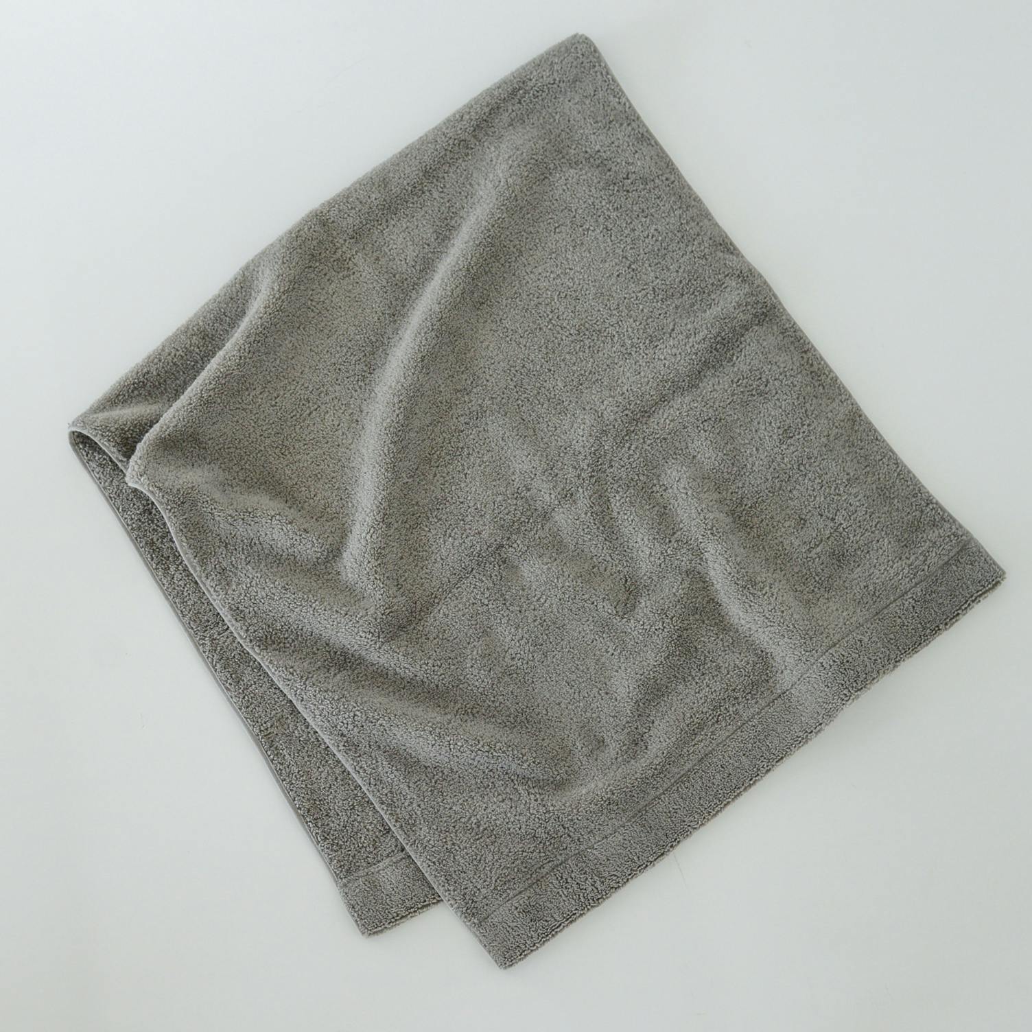 使うほどふかふか、オーガニックコットンのバスタオル（ウォームグレー）の商品写真