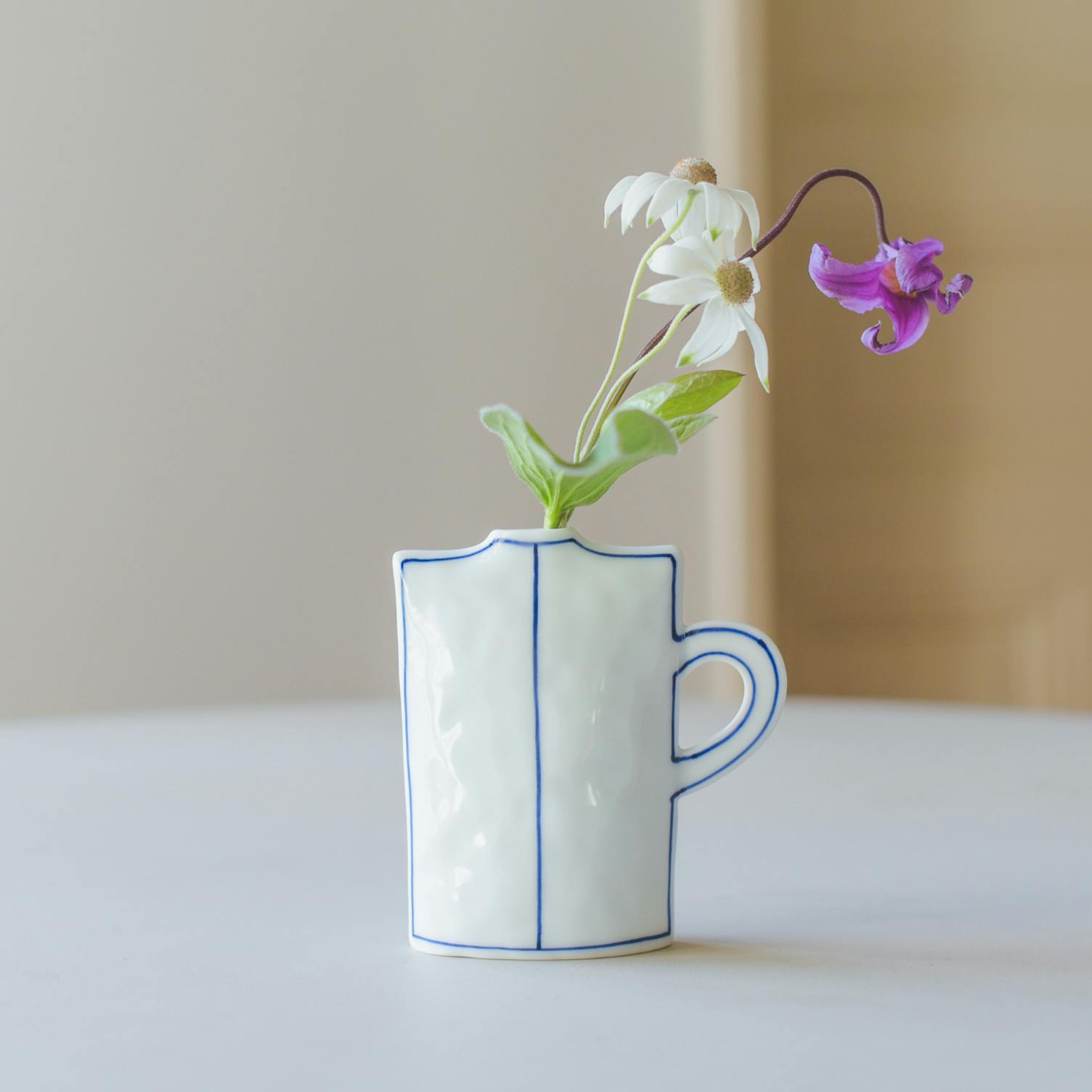 【取り扱い終了】染付のリバーシブル花びん（ストライプ/ライン）の商品写真