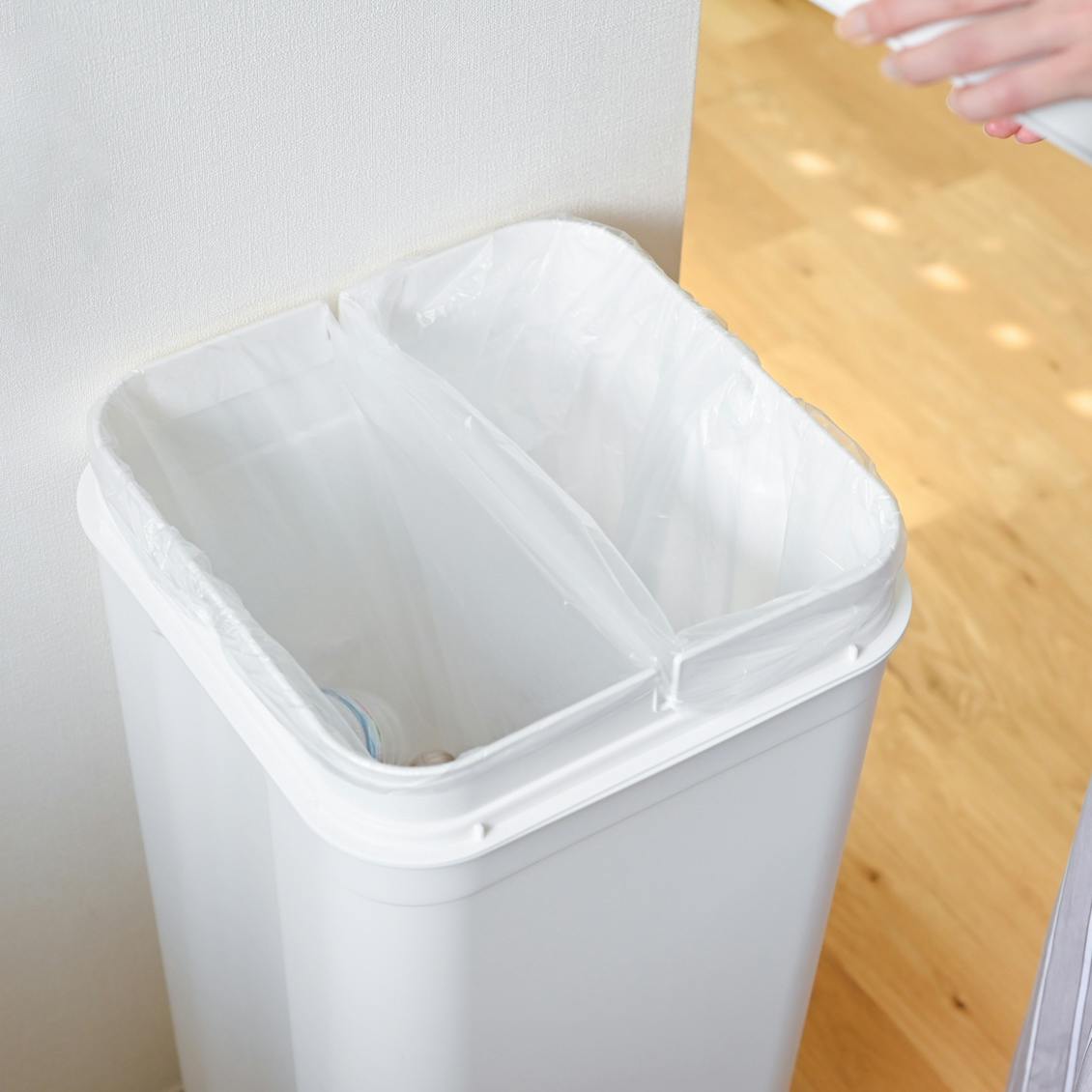 ニオイ密閉 分別ゴミ箱 45L フラップ式 ホワイト キャスター付き 楽天市場】45l 密閉 ゴミ箱 キャスターの通販