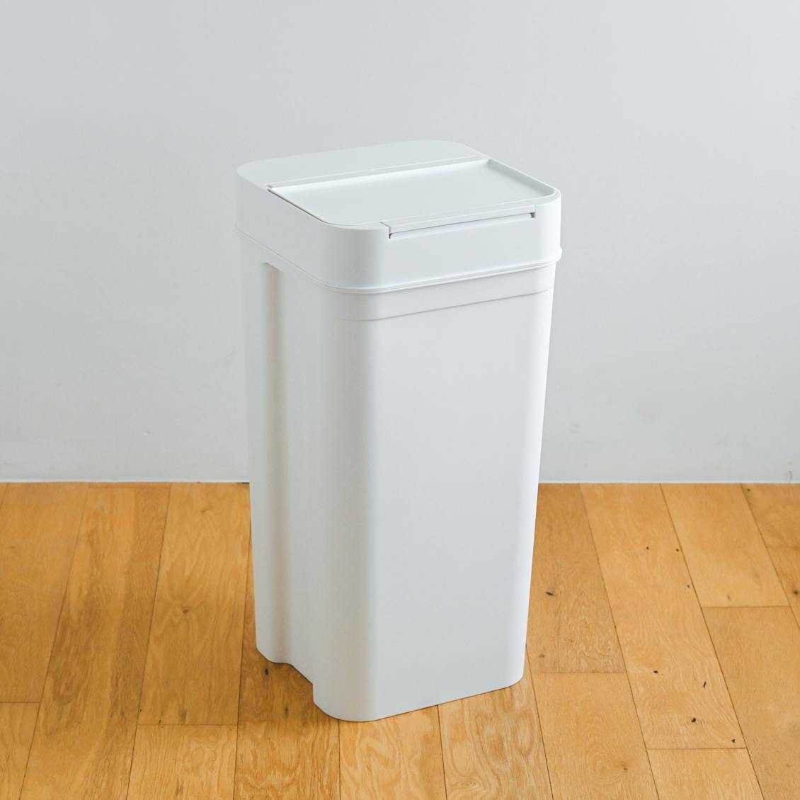 ニオイをフタする 密閉ダストボックス / ゴミ箱 （45L ） - 北欧