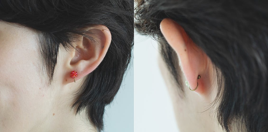Niki.du.poulain / 粒（グリーン・レッド・ブラック）/ ピアス