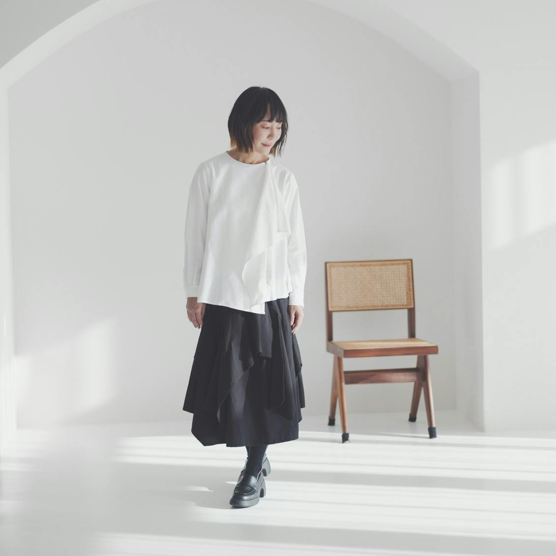 半歩、向こうへ」hopeと名付けた真っ白なブラウス / with ERIKO