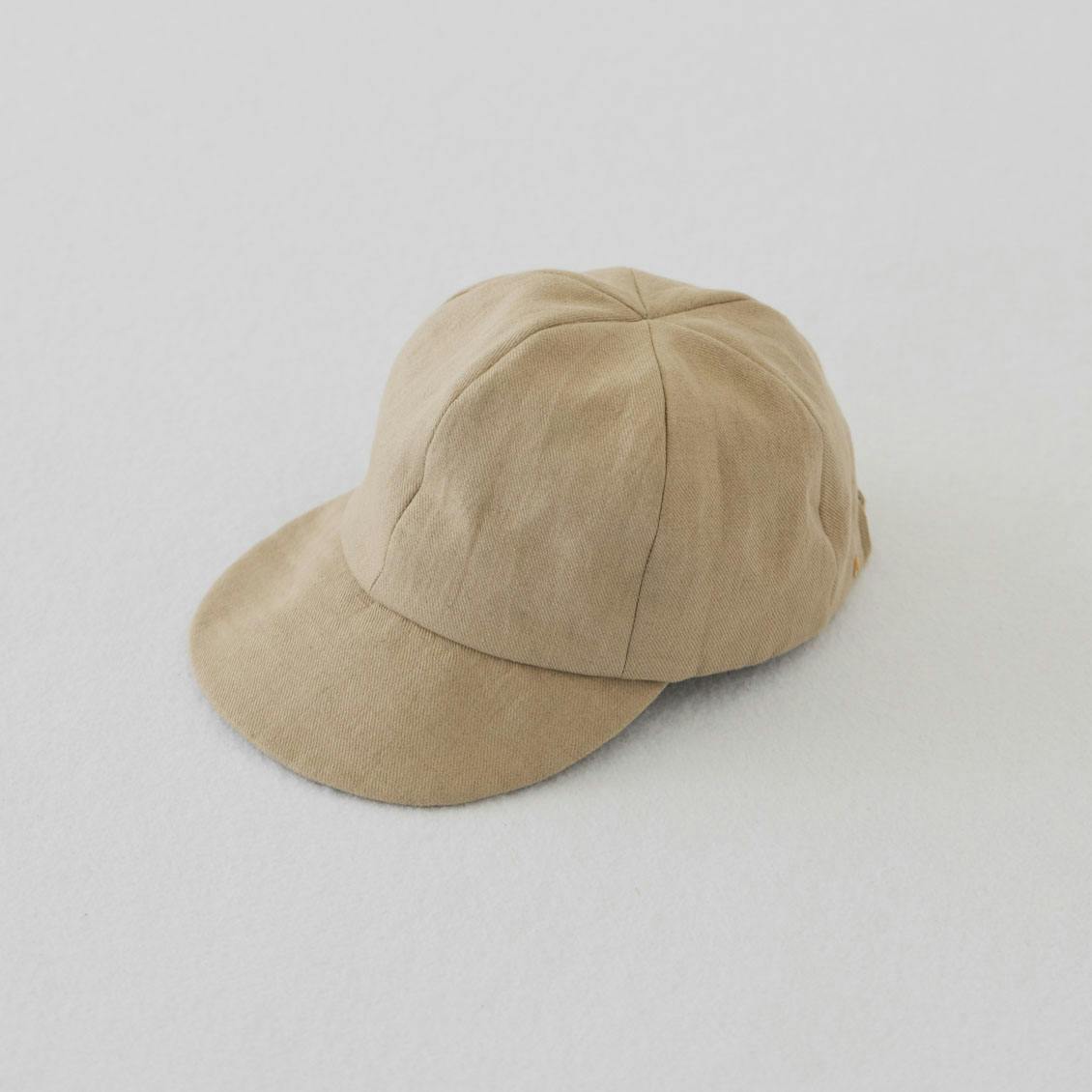 カーキベージュ