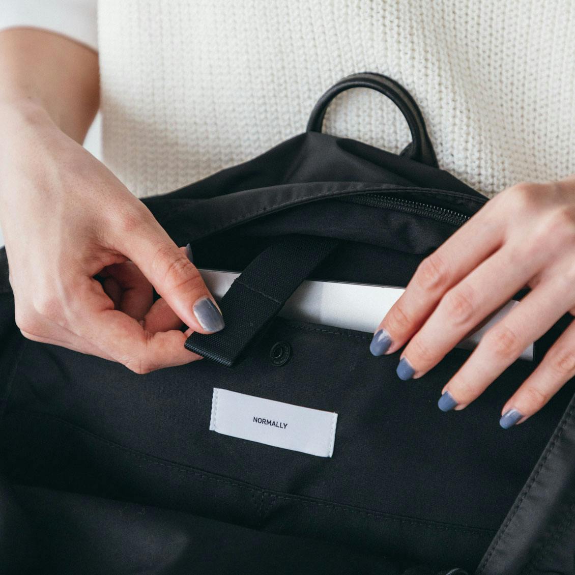 NORMALLY / バックパック / ブラック - 北欧、暮らしの道具店