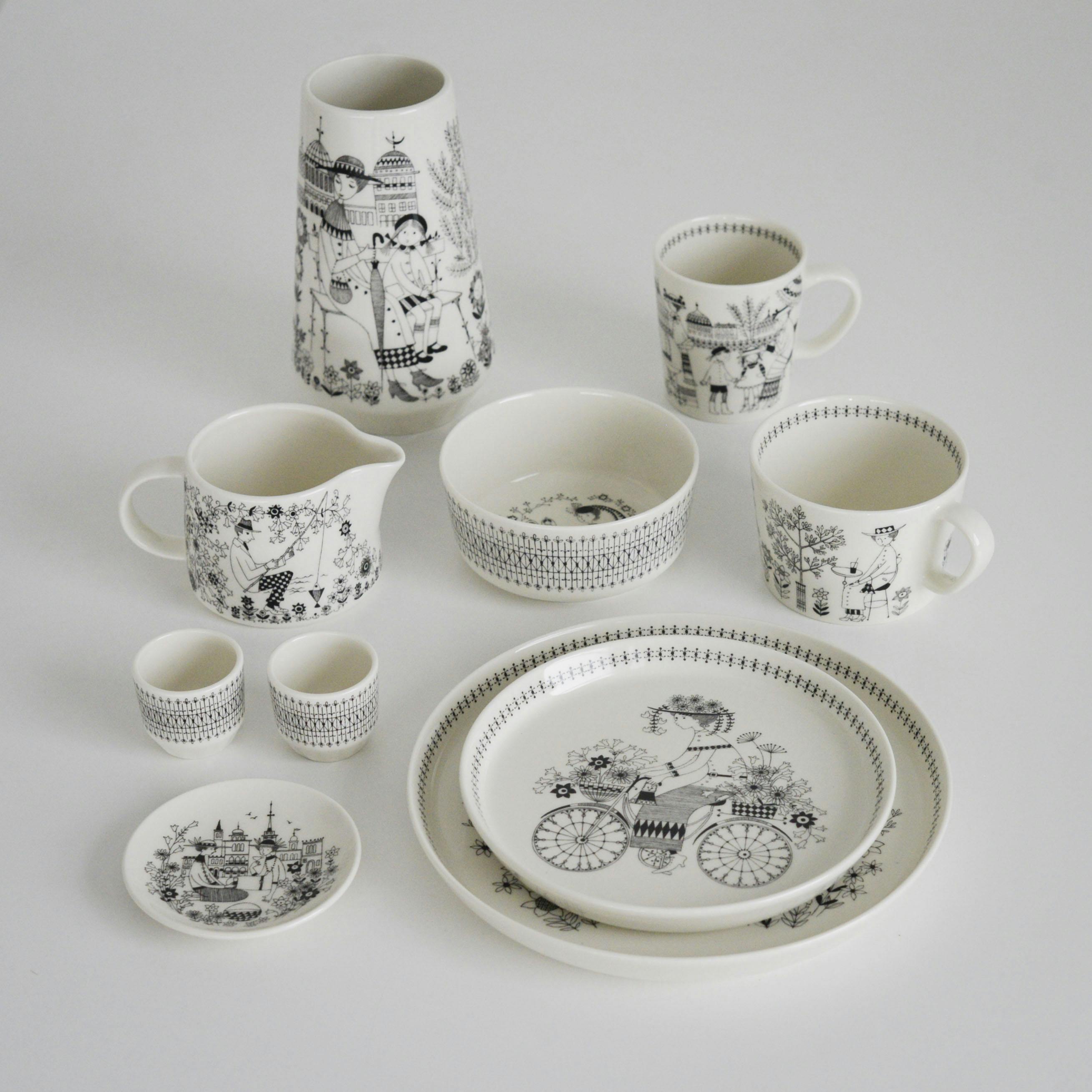 アラビア　陶器のピッチャー 白黒装飾 アラビア 陶器のピッチャー 白黒装飾 ARABIA アラビア