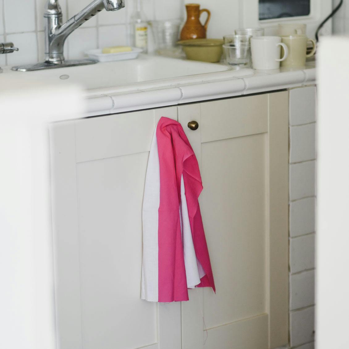 Mustakivi / ムスタキビ / 手ぬぐい / もくれんの商品写真