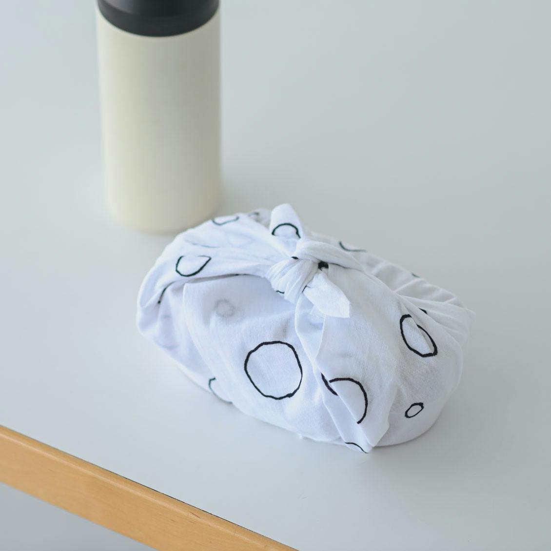 Mustakivi / ムスタキビ / 手ぬぐい / 雪が降るの商品写真