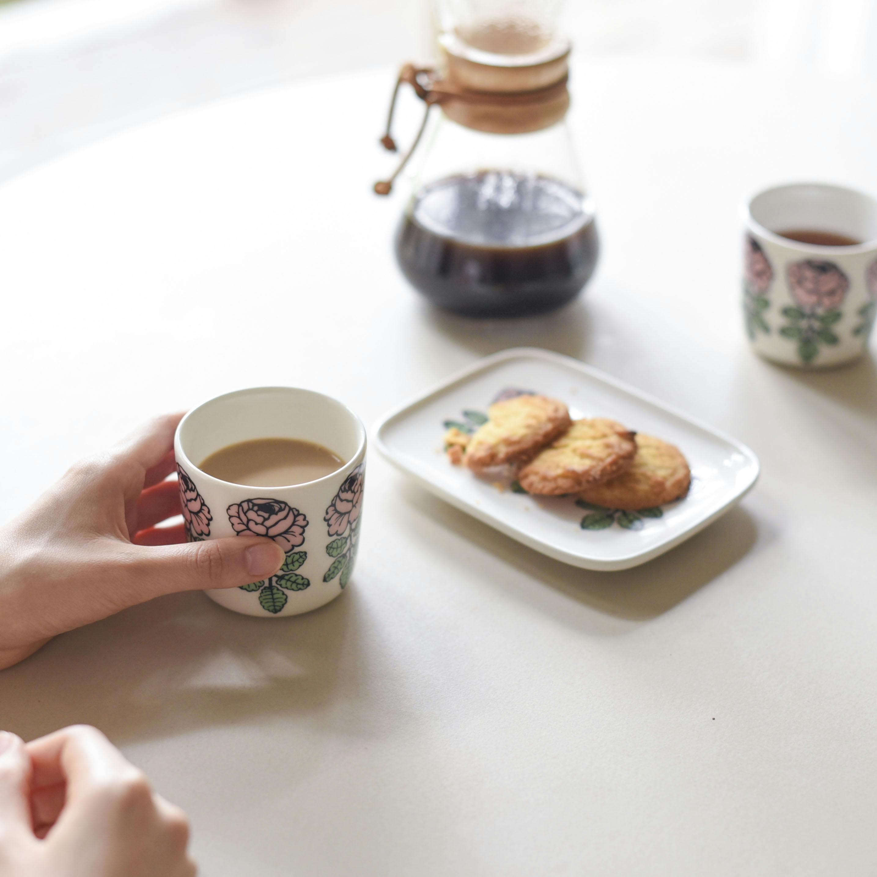 日本別注】Marimekko / マリメッコ / Vihkiruusu / ラテマグ2個 日本別注】Marimekko / マリメッコ / Vihkiruusu / ラテマグ2個