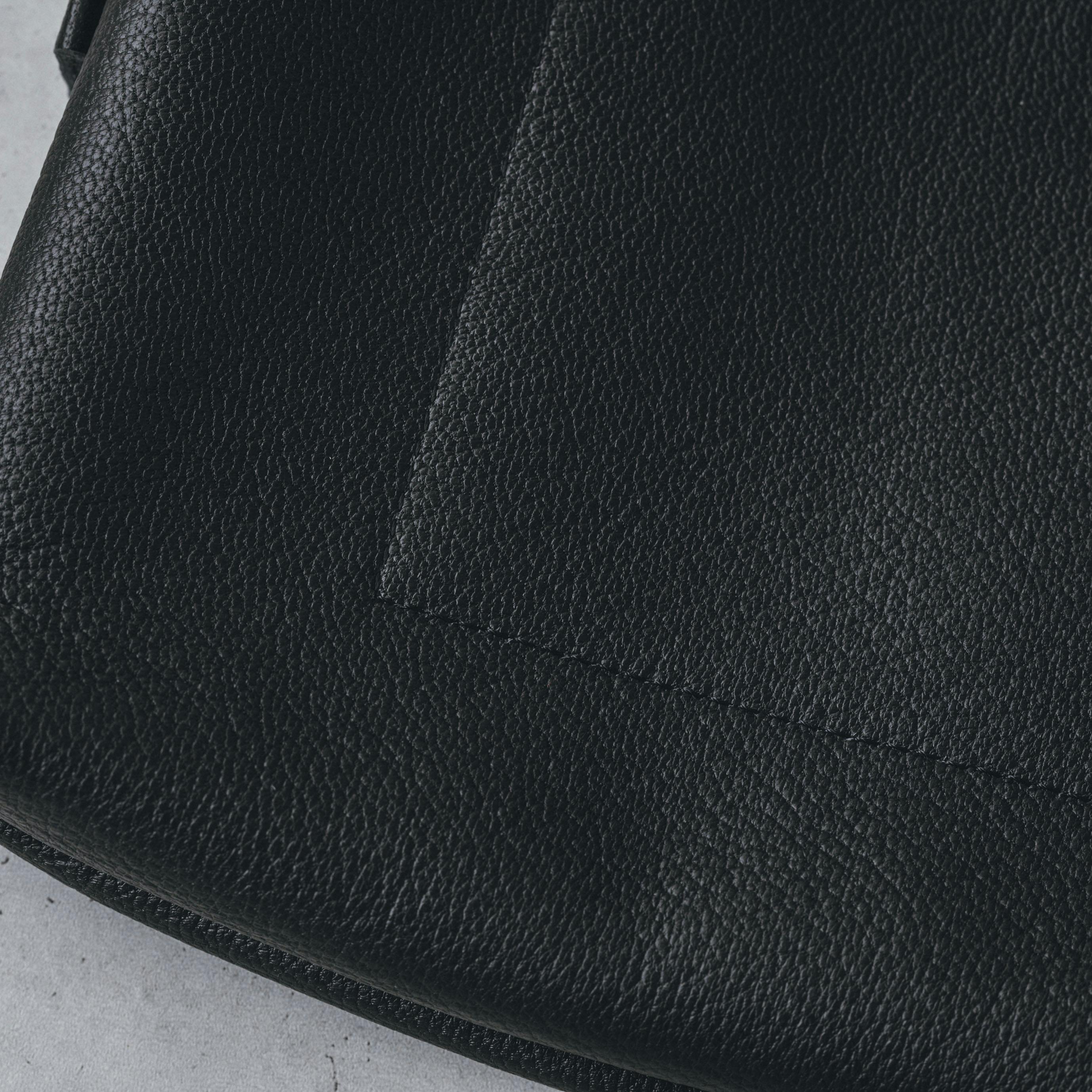 ATELIER 4.5 / レザーショルダーバッグ - 北欧、暮らしの道具店