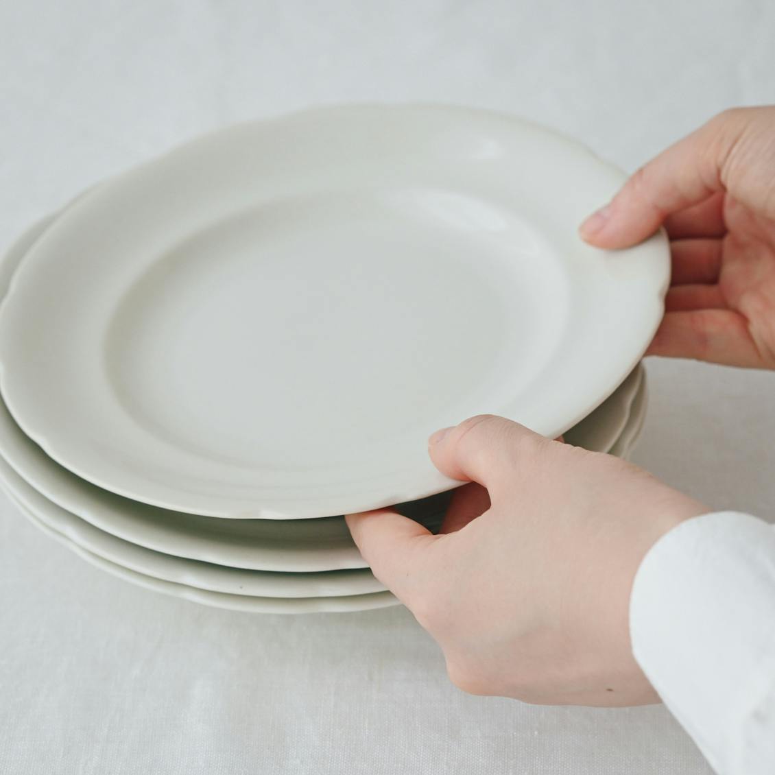 FOOD FOR THOUGHT 花リムプレートM（21cm） - 北欧、暮らしの道具店