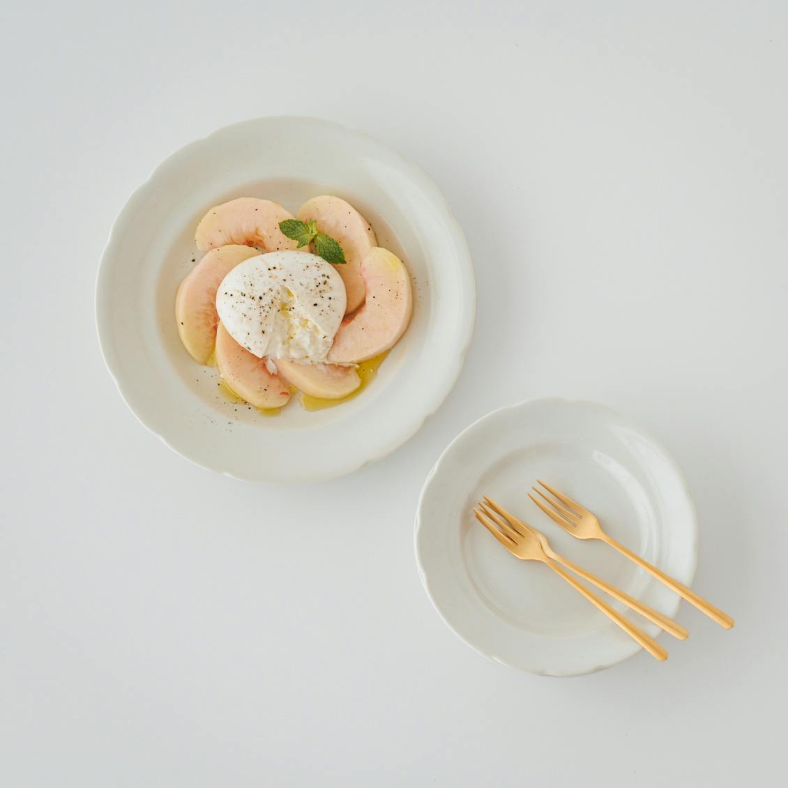FOOD FOR THOUGHT 花リムプレートM（21cm） - 北欧、暮らしの道具店