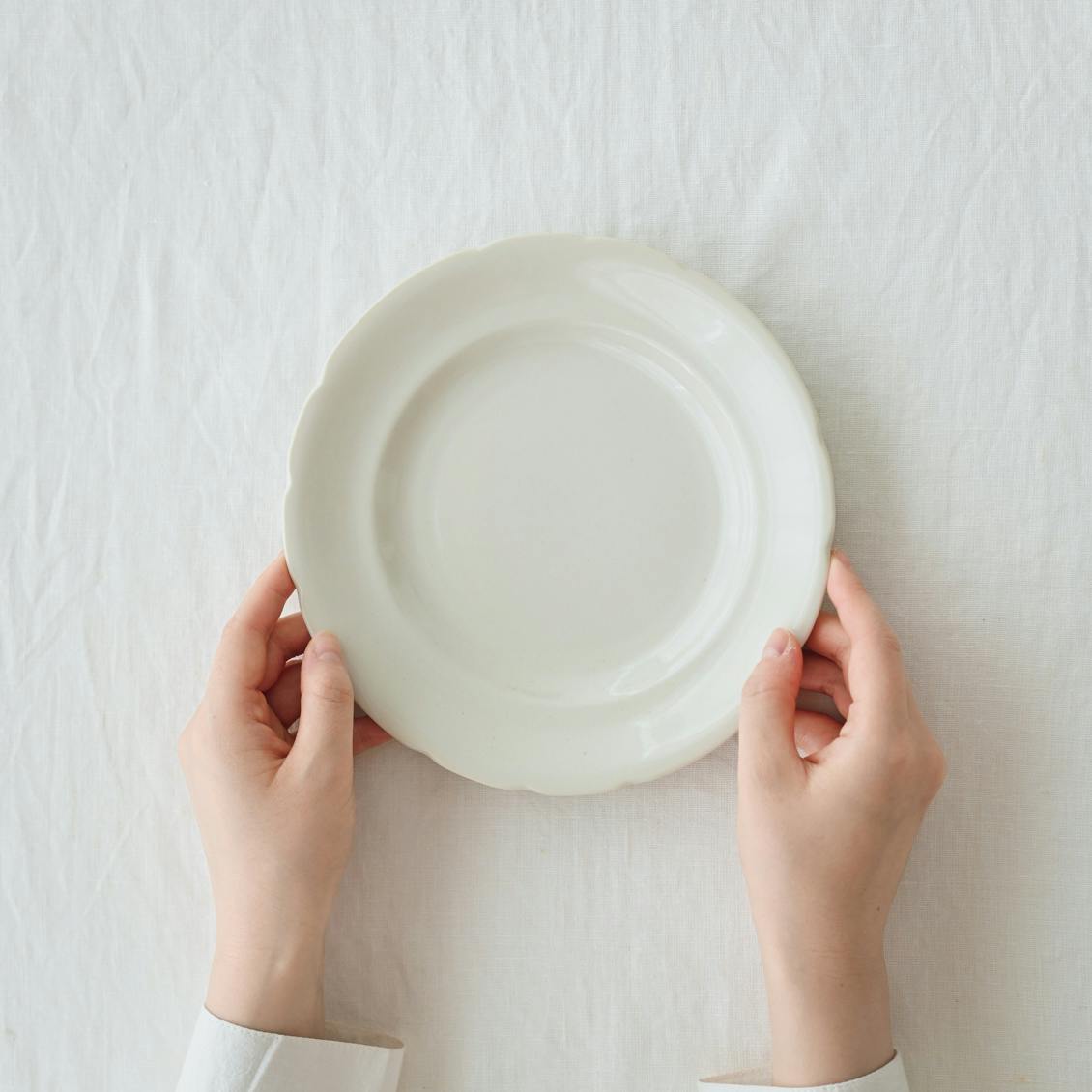 FOOD FOR THOUGHT 花リムプレートM（21cm） - 北欧、暮らしの道具店