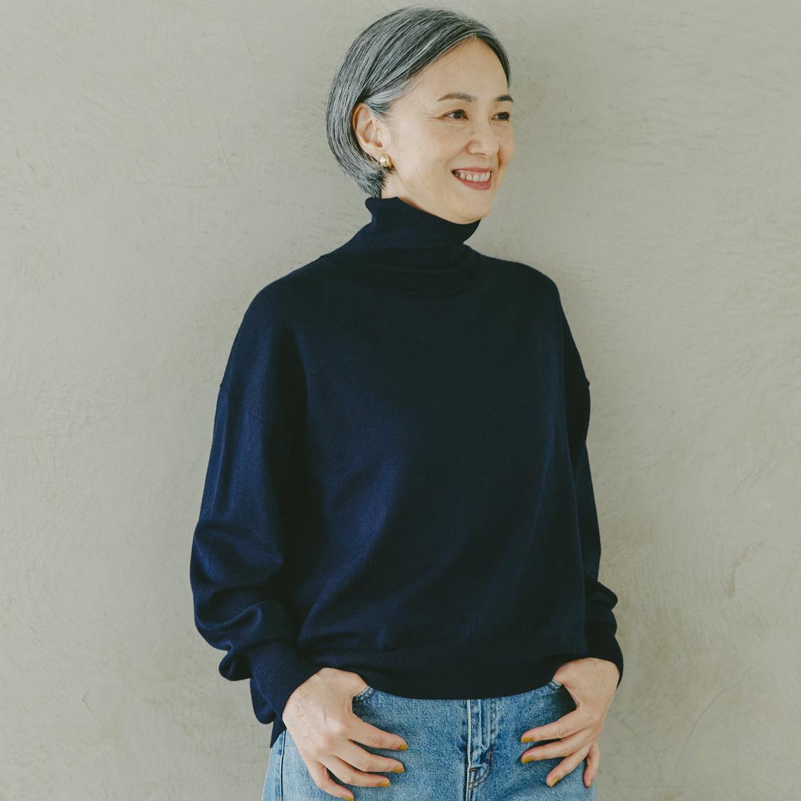 今も、これからも、私の定番」着回し広がるハイネックニット - 北欧