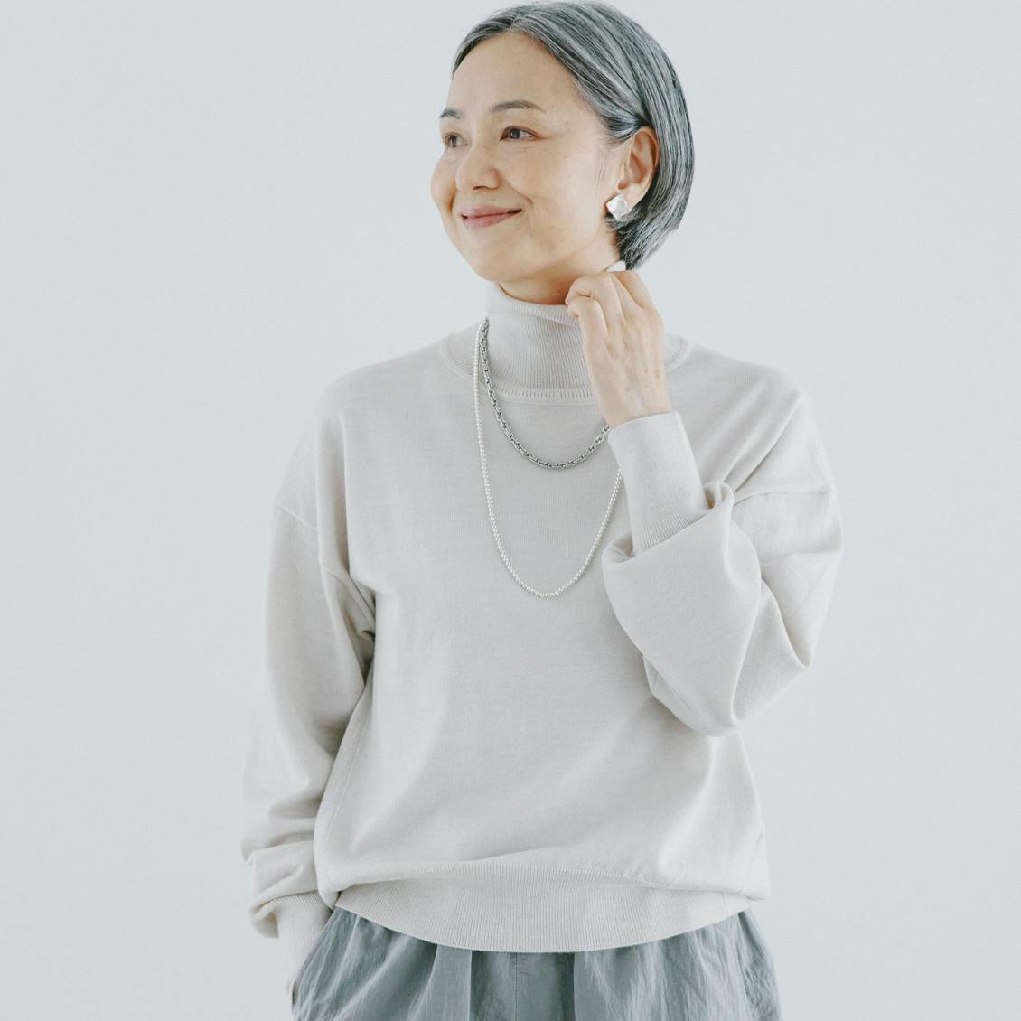 今も、これからも、私の定番」着回し広がるハイネックニット - 北欧