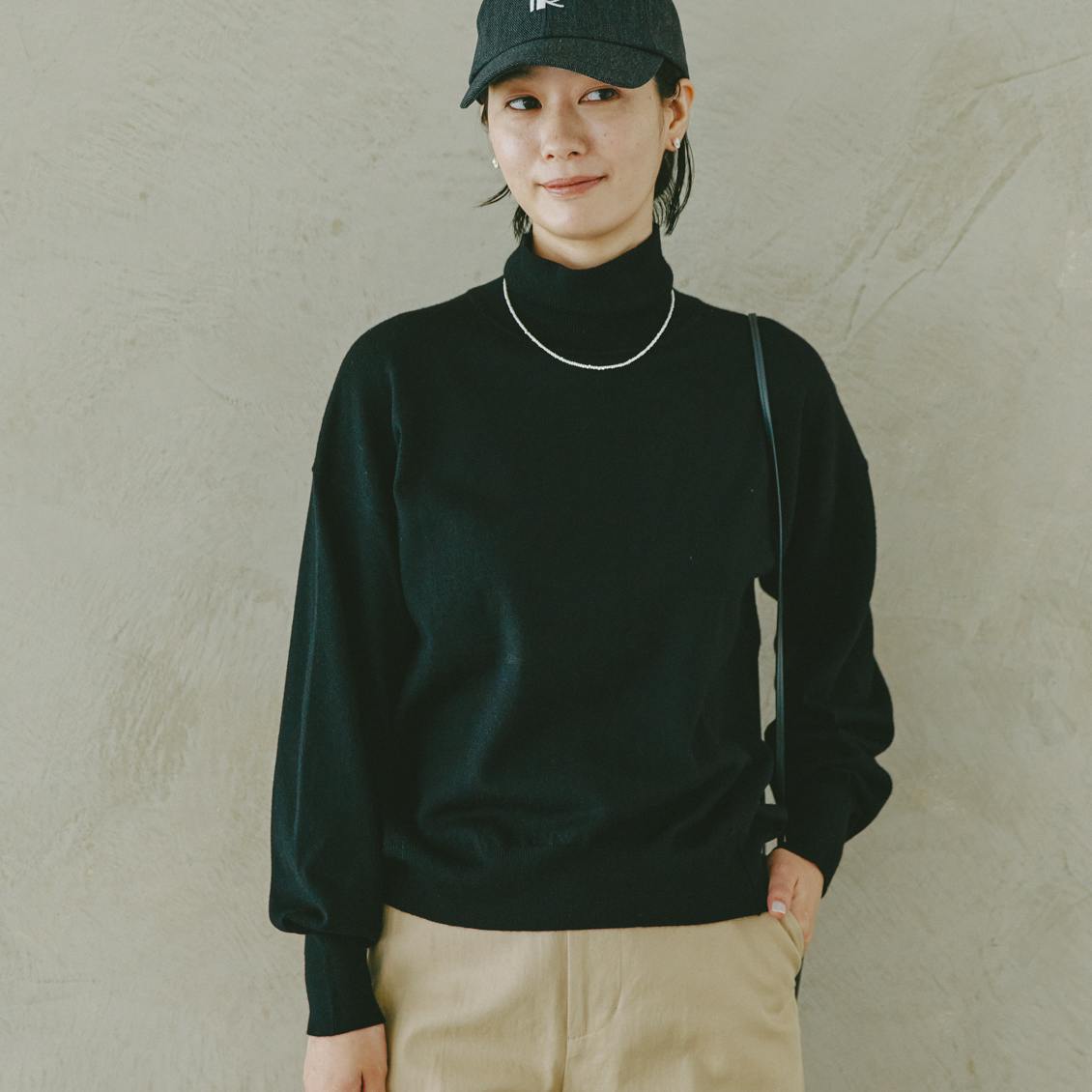 今も、これからも、私の定番」着回し広がるハイネックニット - 北欧