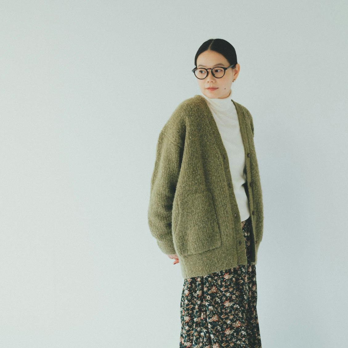 【今季終了】「やわらかに、品よく」アルパカ混のブークレカーディガン / カーキの商品写真