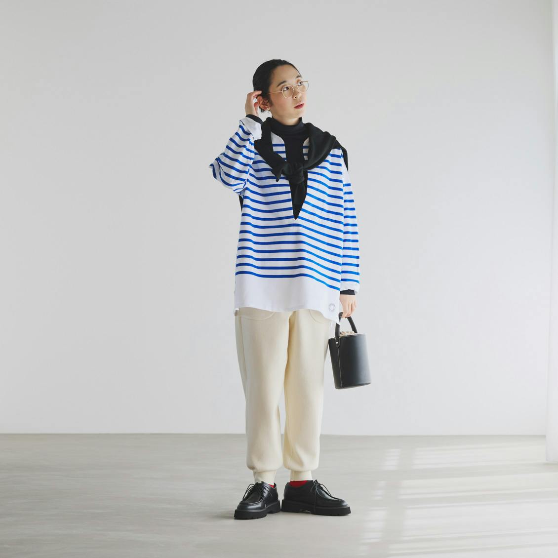 大人に似合うリラックス感」すっきりシルエットのニットパンツ