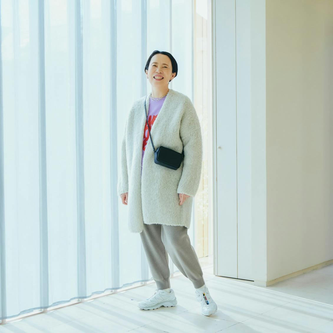 大人に似合うリラックス感」すっきりシルエットのニットパンツ