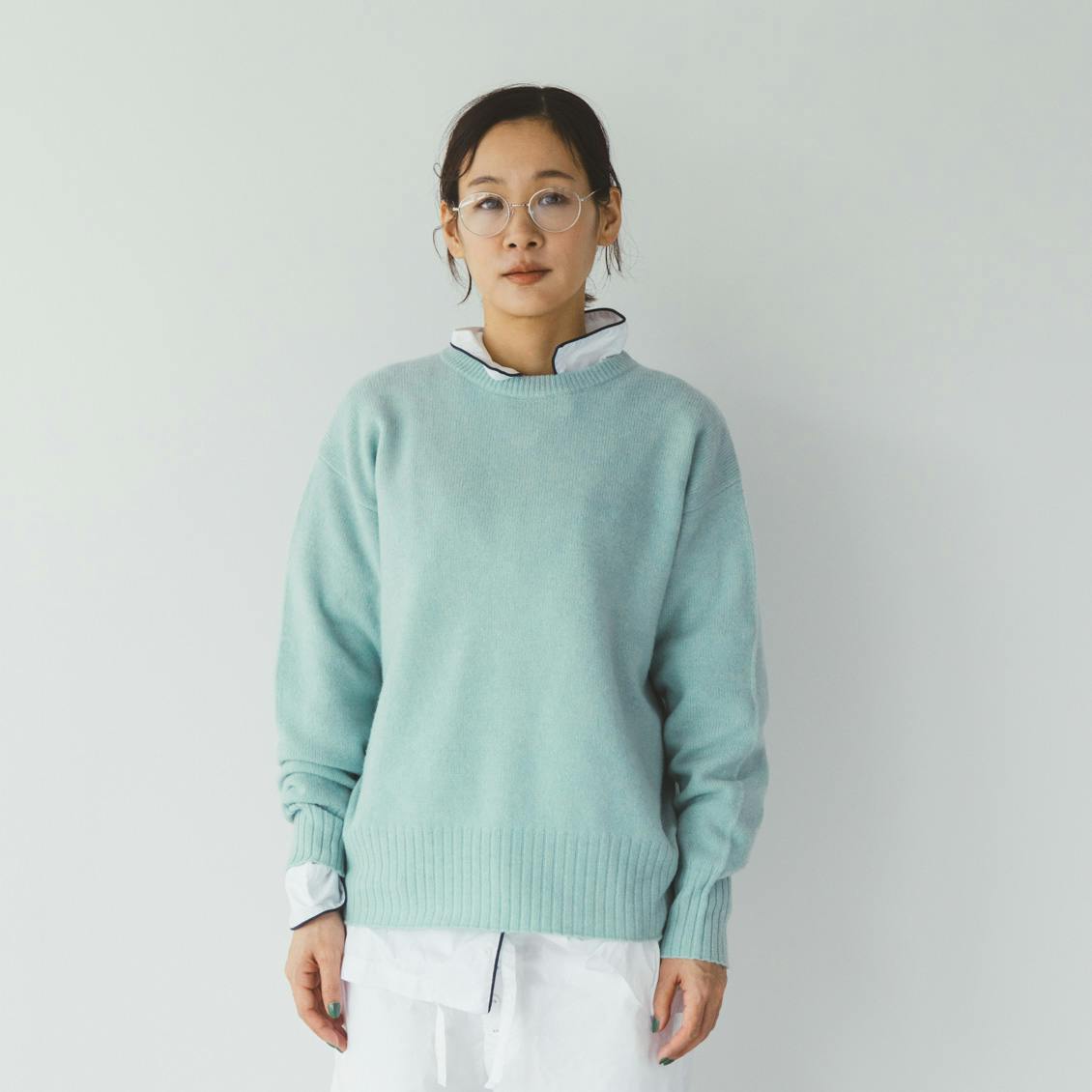 新色追加＆再入荷】ふんわり軽く暖かな「ウールカシミヤのベーシックニット」に、新色のペールグリーンが仲間入りです！ - 北欧、暮らしの道具店