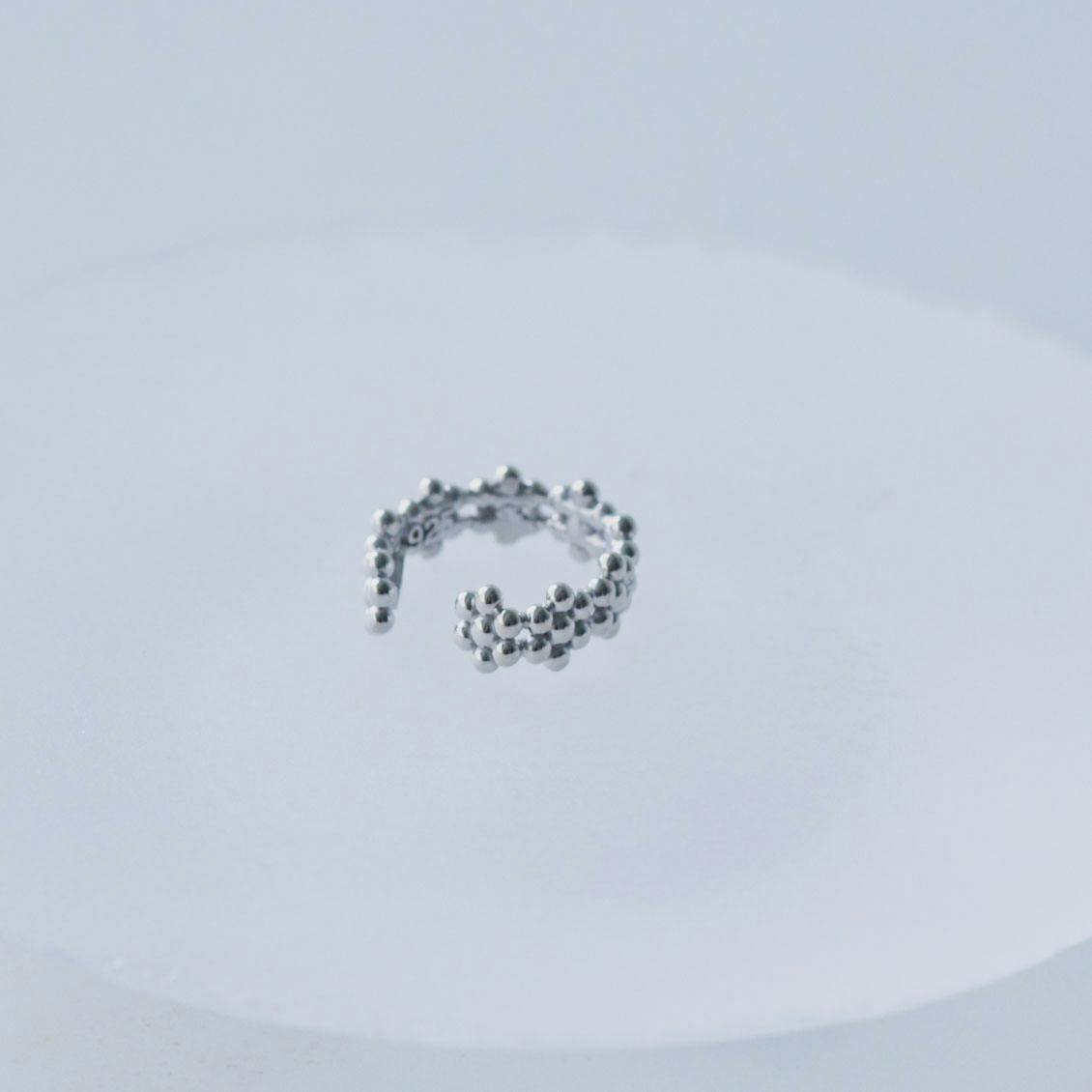 warmth / ワームス / 花のイヤーカフ（シルバー）の商品写真