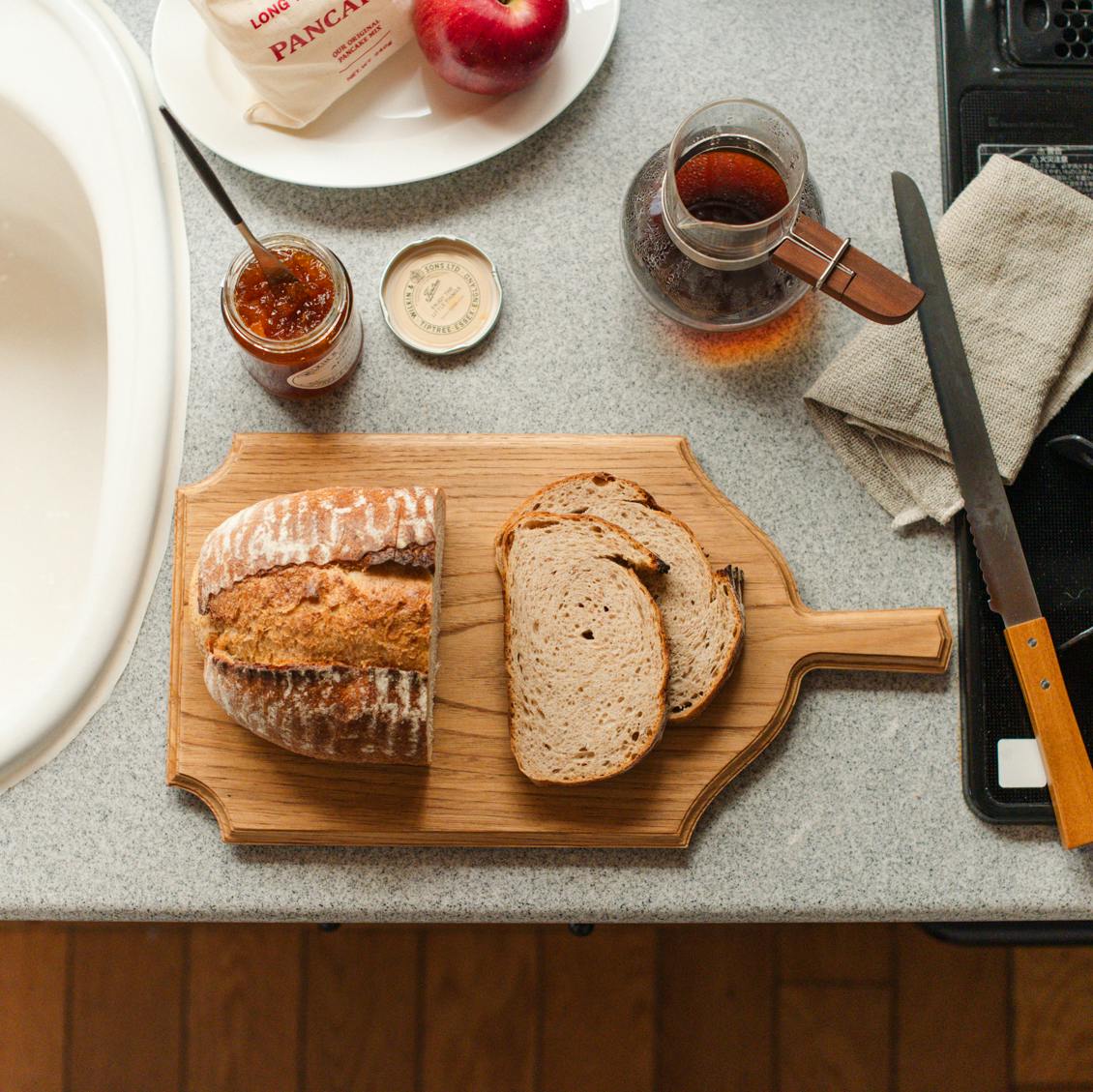 ちいさな憧れを日常に」プレートにもなる天然木のカッティング
