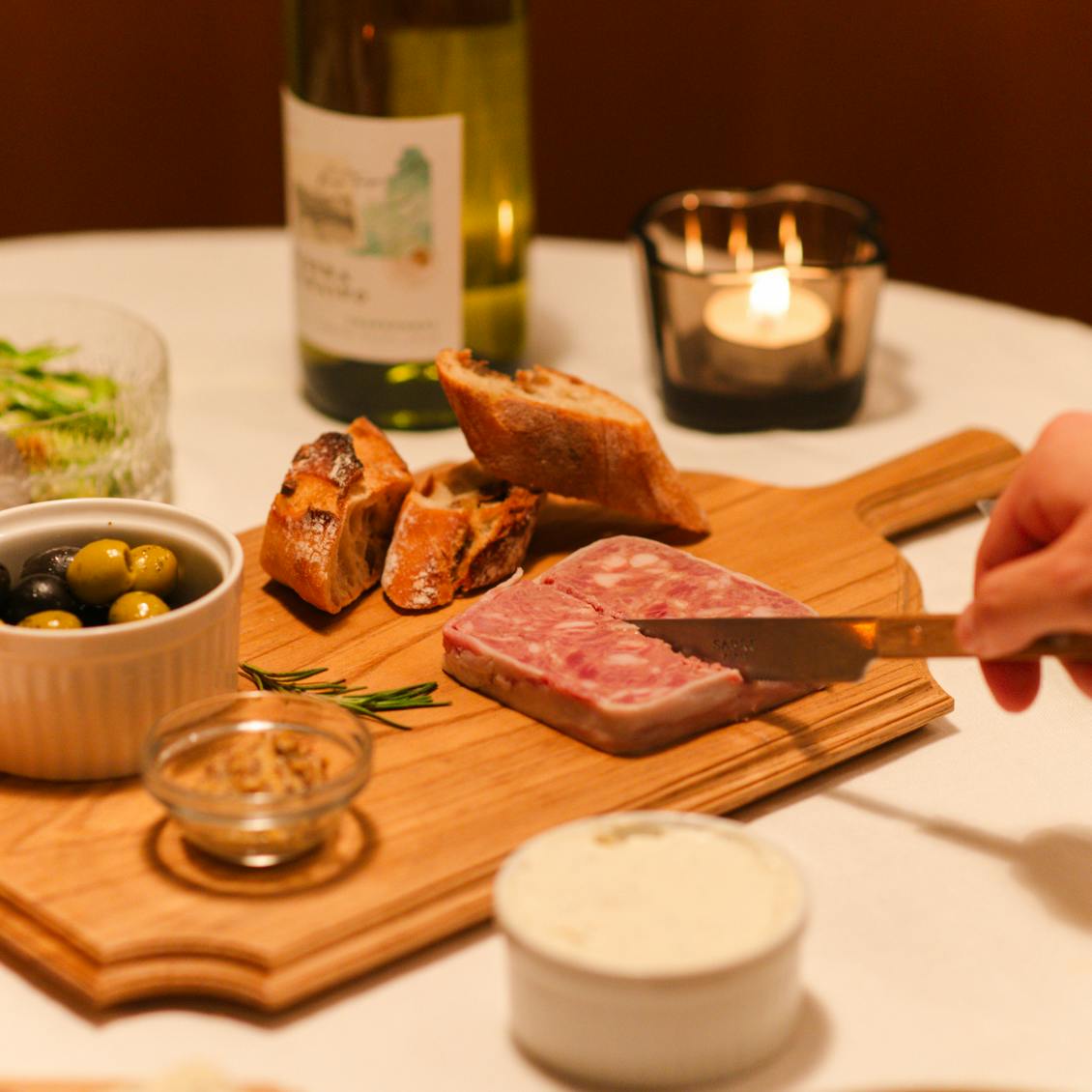 ちいさな憧れを日常に」プレートにもなる天然木のカッティング