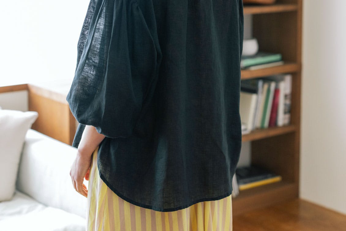 香菜子さんとつくった2WAYリネンブラウス - 北欧、暮らしの道具店
