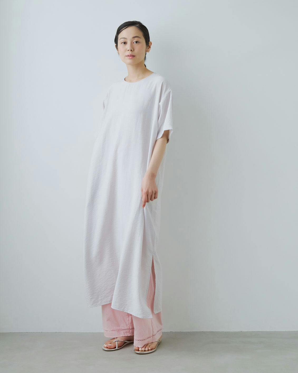 北欧、暮らしの道具店/ボックスシルエットのワンピース チャコールM新品 重ねれば、サマになる」ボックスシルエットのワンピース