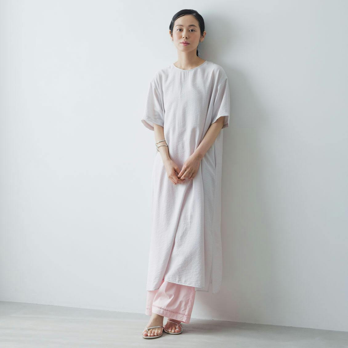 【次回6月上旬入荷予定】「涼しさも、品のよさも」ハーフスリーブのボックスワンピース / ペールグレー / Sサイズの商品写真