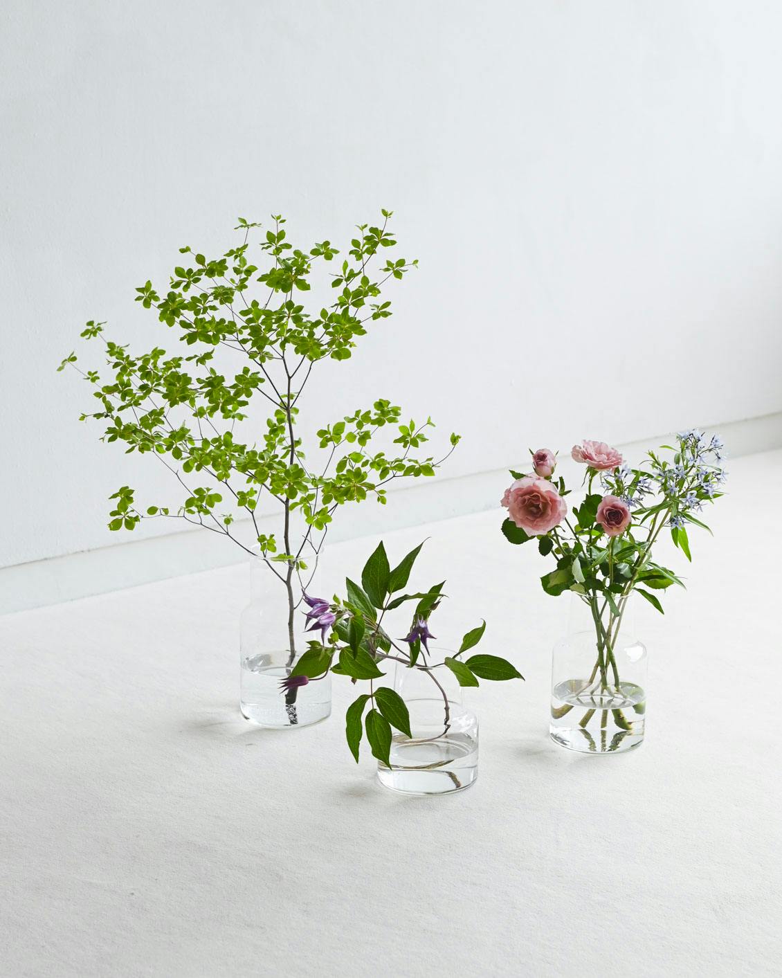 ペルシャ 吹きガラス 花瓶 フラワーベース ホワイト レッド 高さ17cm Amazon.co.jp: SERAX ガラス フラワーベース オブジェ 高さ13.5