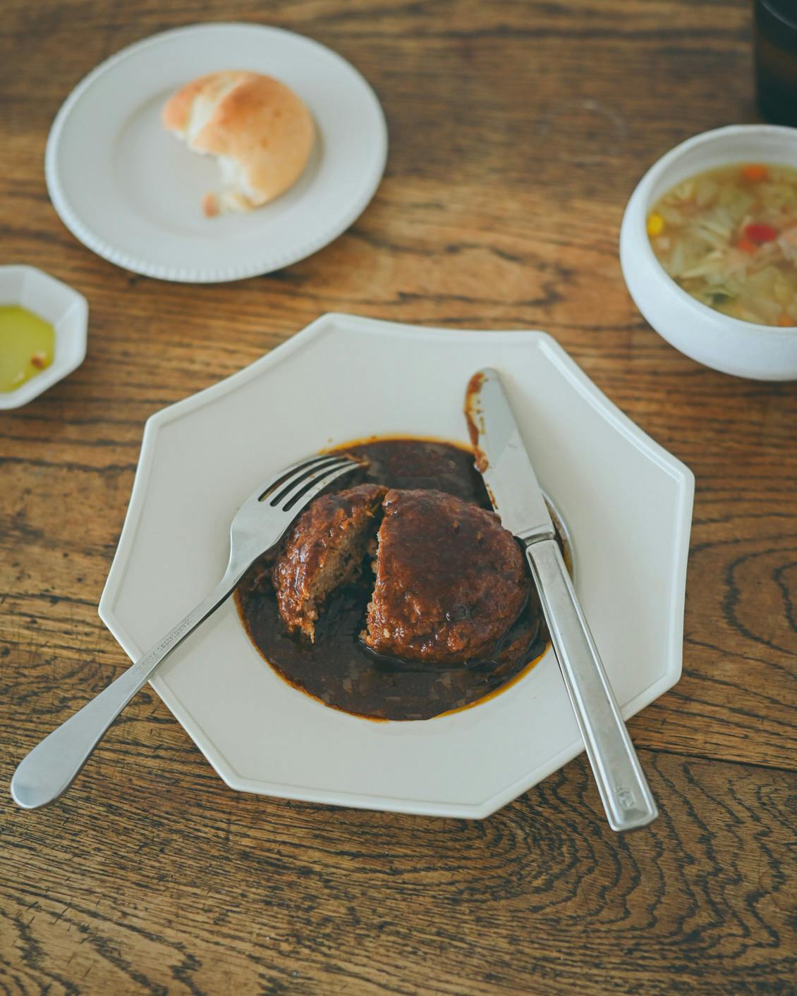 かもめ製作所 / 八角皿 / 22cm (ミルク) - 北欧、暮らしの道具店