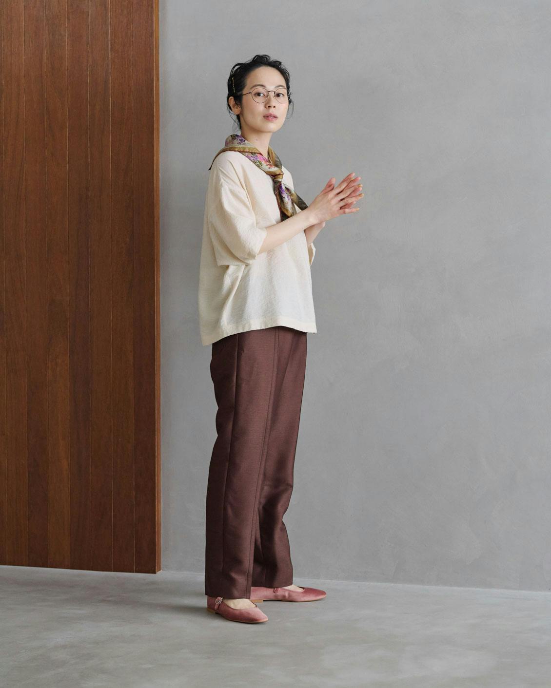 涼しさも、品のよさも」きれい色のTシャツブラウス（エクリュ
