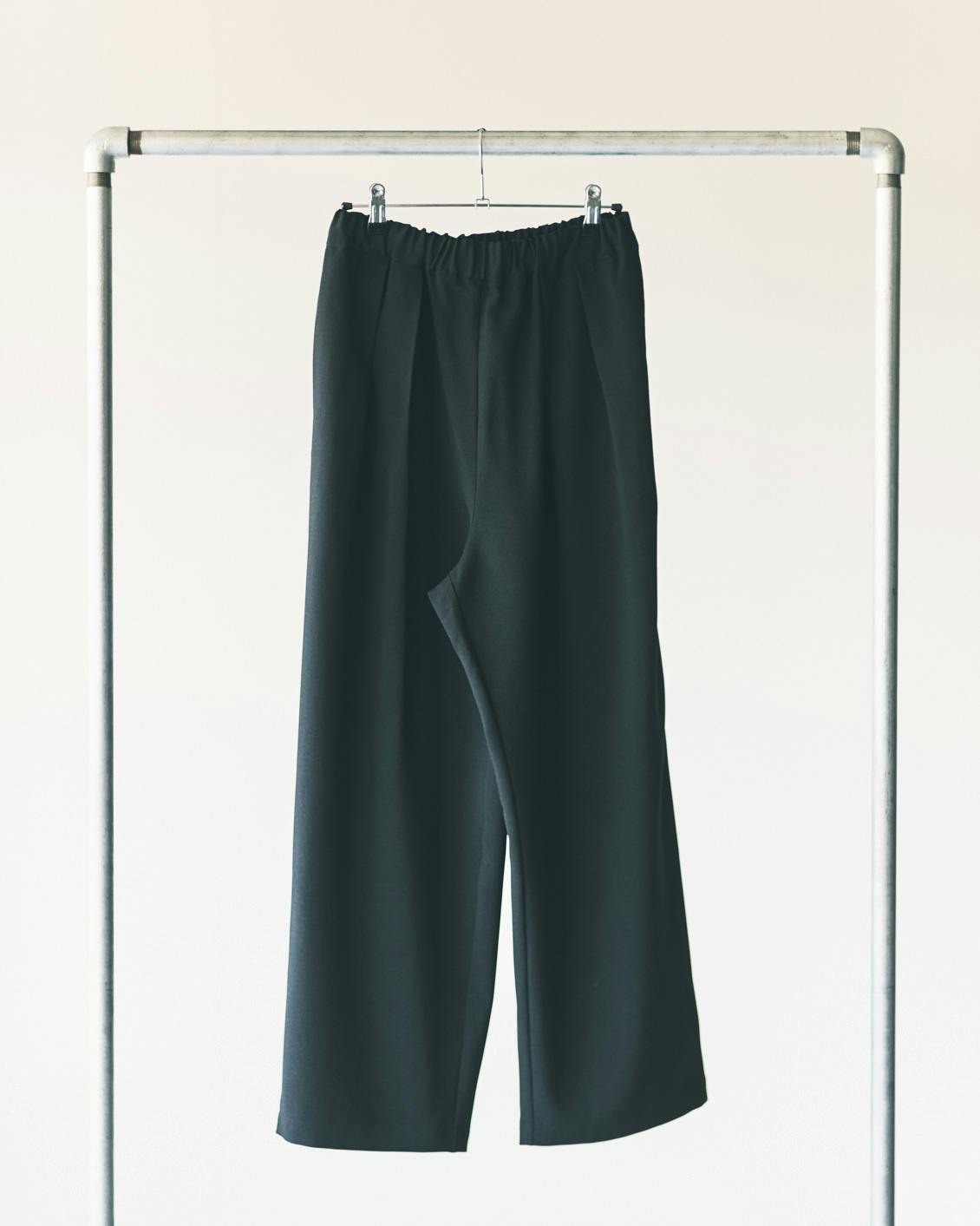 オンオフ頼れる大人のためのキャミソールセットアップ / ダークグレー