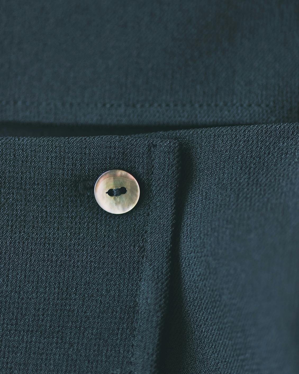 オンオフ頼れる大人のためのキャミソールセットアップ / ダークグレー