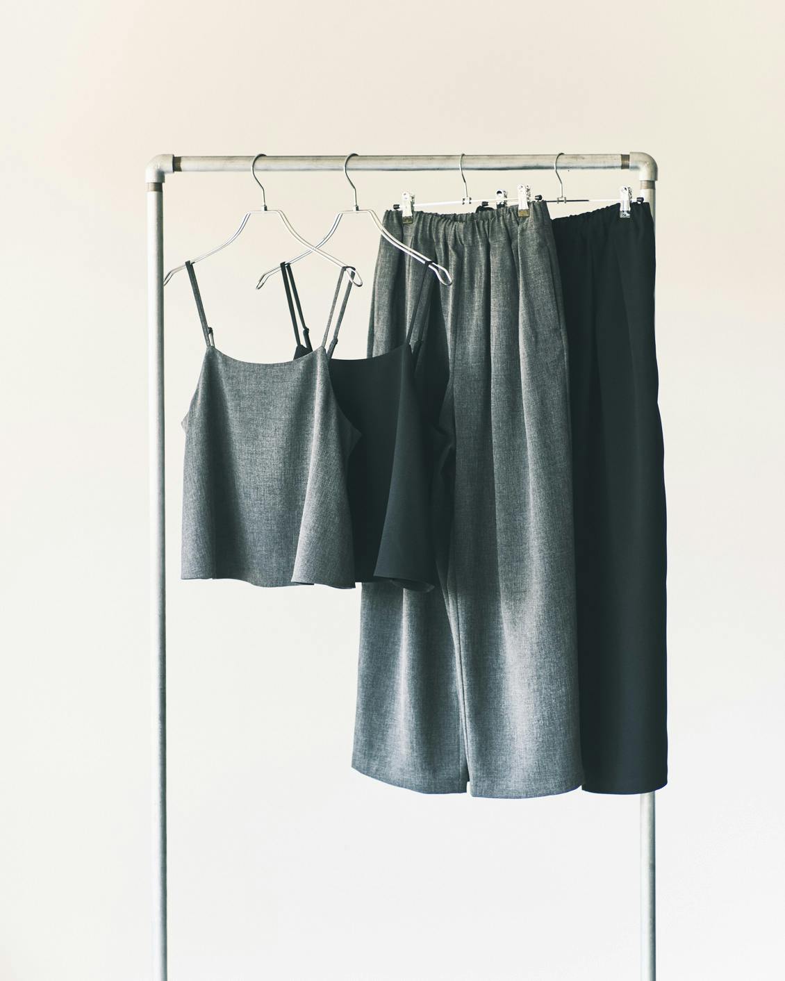 オンオフ頼れる大人のためのキャミソールセットアップ / ダークグレー