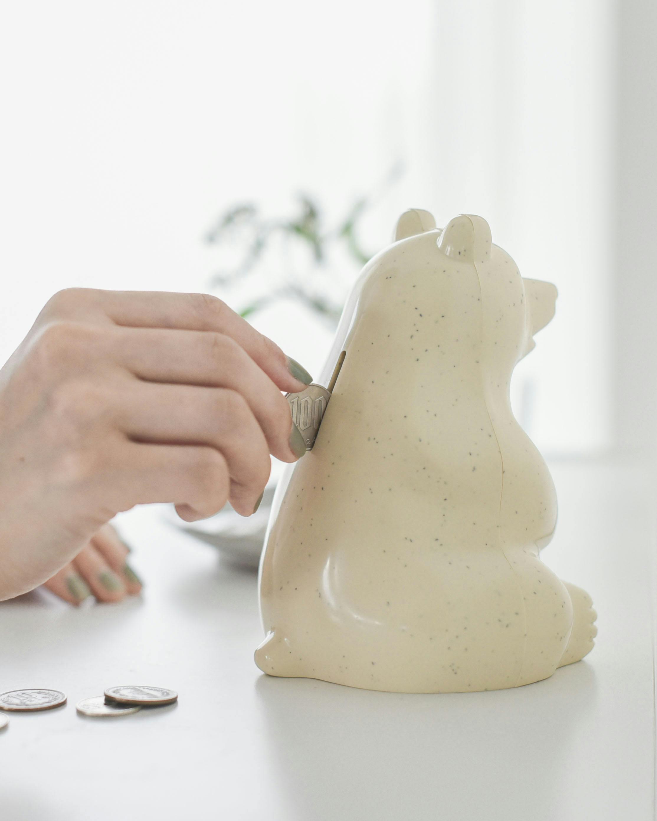 Polar Bear Money Box マフラー付き　北欧　フィンランド Polar Bear Money Box（with muffler 2025）/シロクマ貯金箱 マフラー