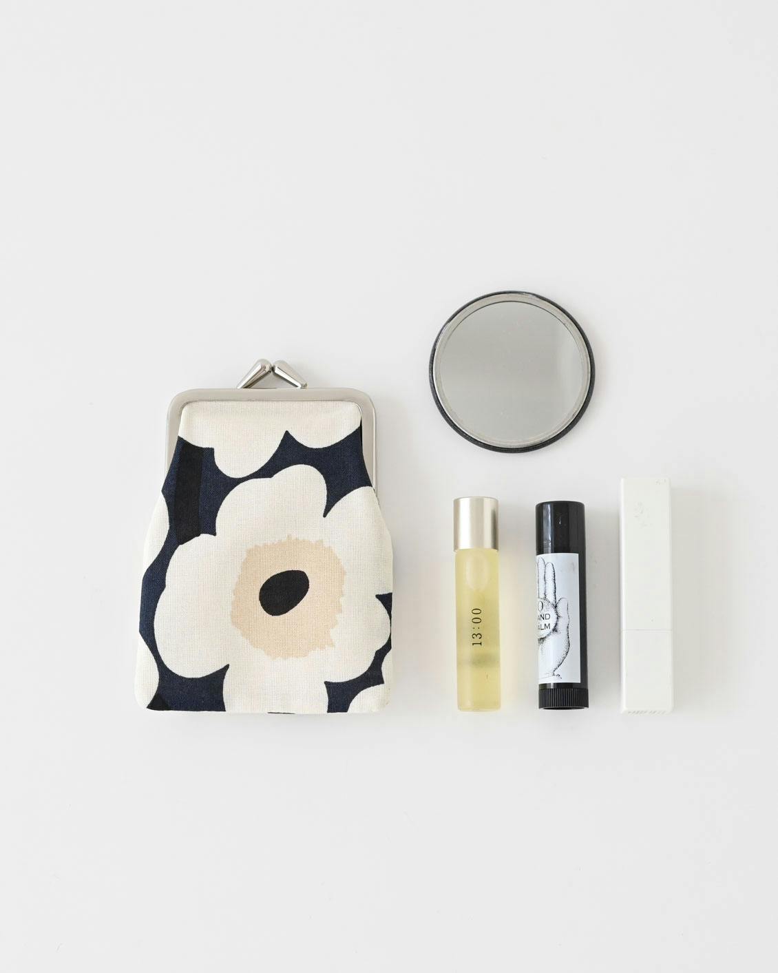 新品 marimekko Unikko がま口 ポーチ ウニッコ （大）ベージュ marimekko - 新品 marimekko Unikko がま口 ポーチ ウニッコ