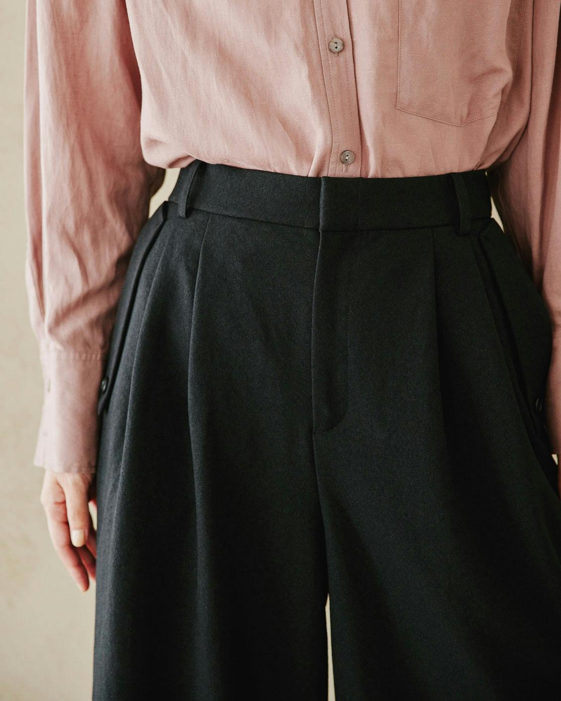 北欧暮らしの道具店　ワイドパンツ 風が通る、かろやかさ」コットンのワイドパンツ（ネイビー、カモミール