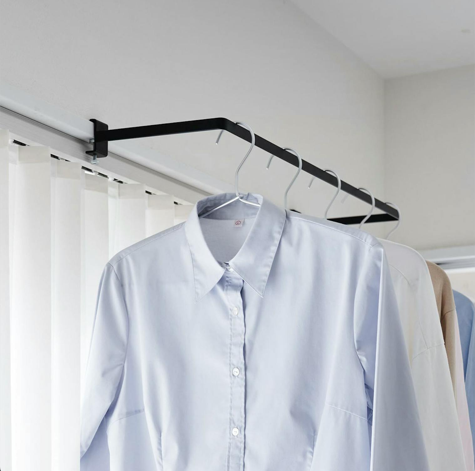 tower / 室内物干しハンガーバー / 奥行きワイド（ブラック）の商品写真