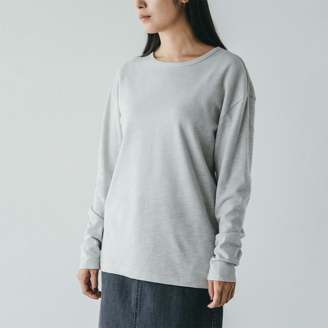 【今季終了】「重ねて広がるワードローブ」コットンスラブの味変カットソー / ペールグレー（スクエアヘム）の商品写真