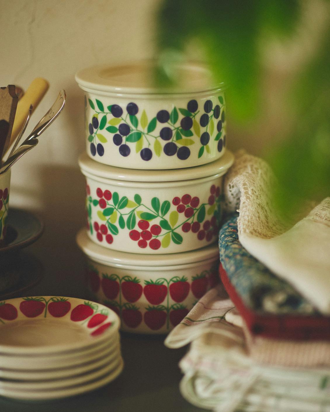 送料無料でお届け】限定復刻 / ARABIA / アラビア / Pomona / ポモナ