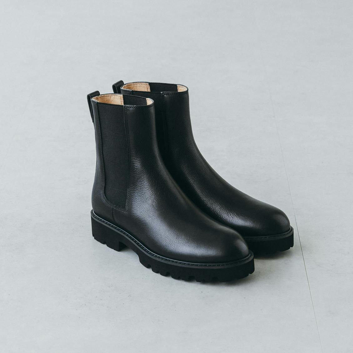 「品よく、軽やかに」こだわりソールのサイドゴアブーツ24.5cmブラック KURASHI&Trips PUBLISHING /「品よく、軽やかに」こだわりソールの